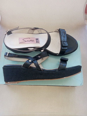 Sorelle platform sandals size 36 like new, black