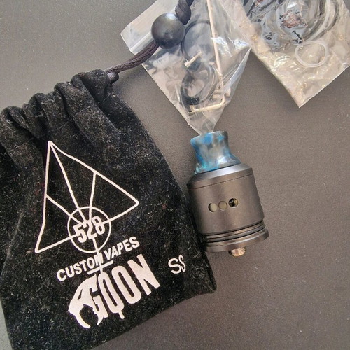 Goon V1 Dripper vape like new with box and accessories