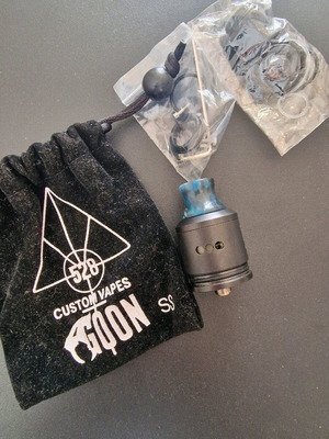 Goon V1 Dripper vape like new with box and accessories