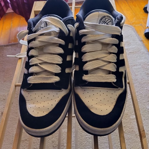 Adidas athletic shoes size 42 like new, black and white