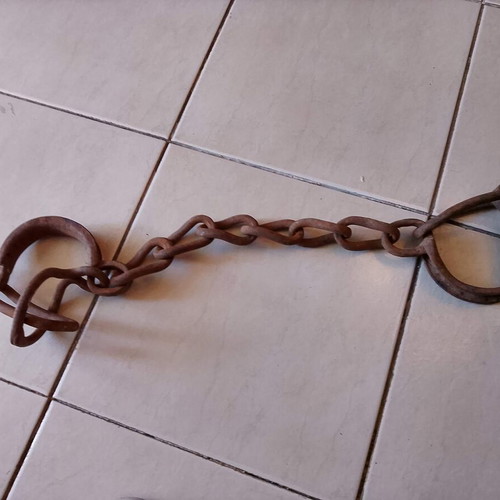 Handcuffs used, pair of forged heavy shackles 1770-1840