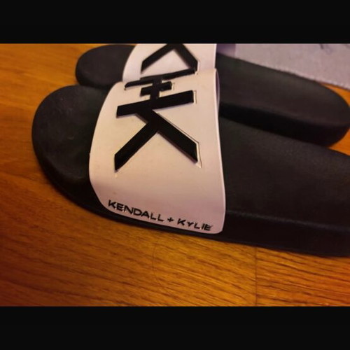 Kendall + Kylie sandals like new, white with black details, size 38