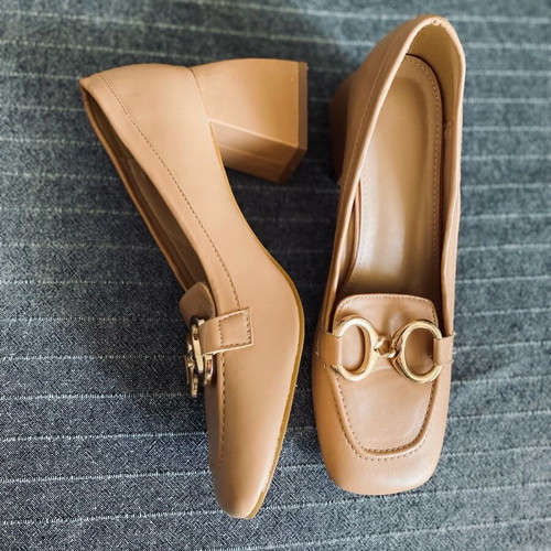 Heels with block heel in beige color, like new, size 41