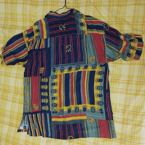 Shirt with intricate pattern like new, multicolor and black, size L