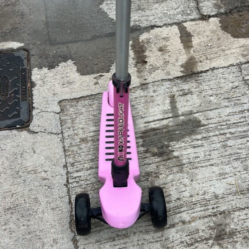 As Shoko Twist & Roll Xspeed Light kids scooter with LED light used, fuchsia