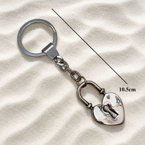 Metal heart keychain new, silver