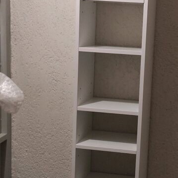 Bookcase like new with adjustable shelves