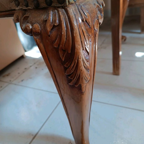 Antique armchairs used with carved details, set of 4