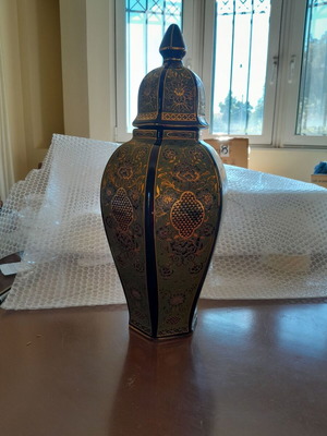 Chinese vase like new