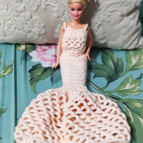 Barbie wedding dress handmade knitted like new