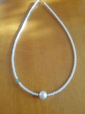 Κολιέ με πέρλες και γαλάζια πέτρα Swarovski καινούργιο