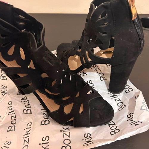 Black Heels 10cm with Gold Zipper Used