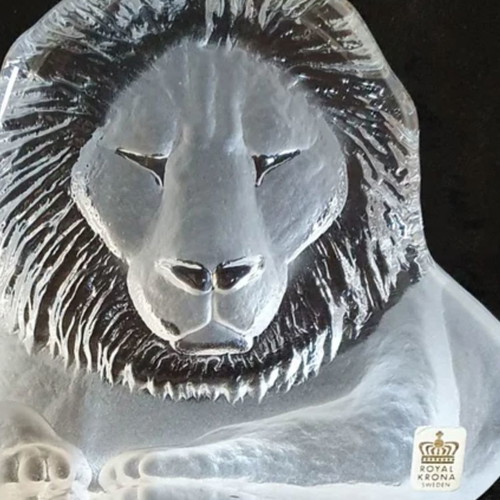 Royal Krona Mats Jonasson Sweden paperweight new, full lead crystal 70s