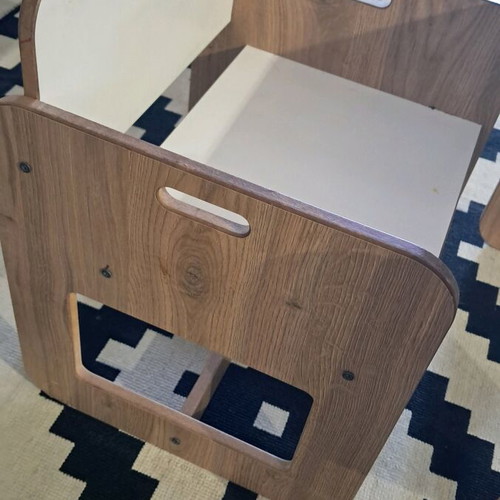 Children's desk and bookshelf set like new