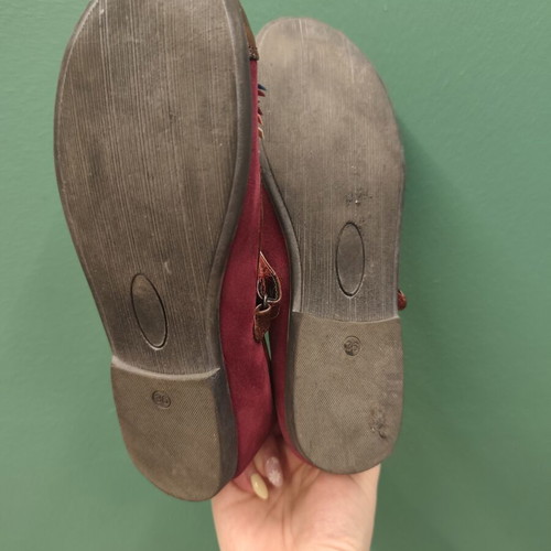 Ballerina shoes used, children's velour with patent leather, size 36 red