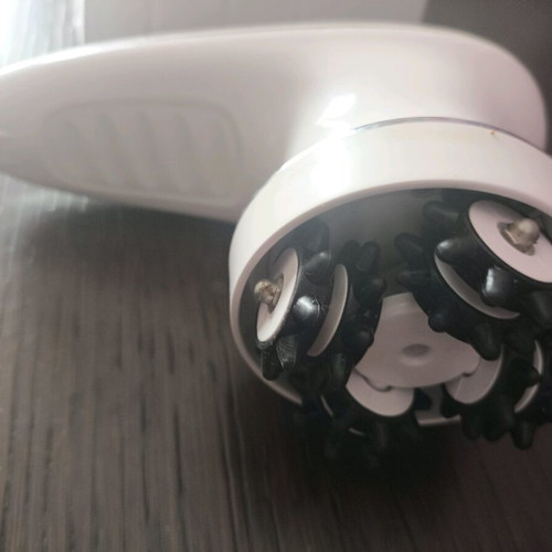 Voyor Massage Machine like new, rechargeable, wireless with 3 multifunctional heads