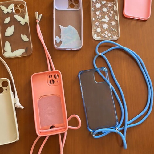 iPhone 13/14 cases like new, set of 9 with accessories