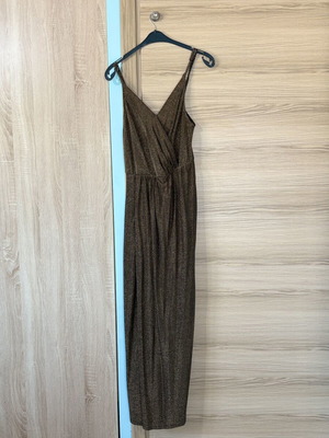Gold formal dress like new, one size, black and gold