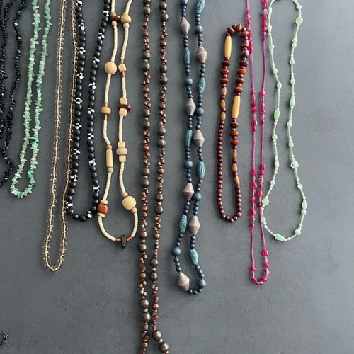 Necklaces set of 16 in various lengths and colors like new