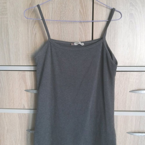 T-shirt used one size gray elastic for all sizes