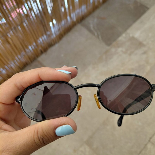 Iceberg vintage unisex oval sunglasses used, black metal frame