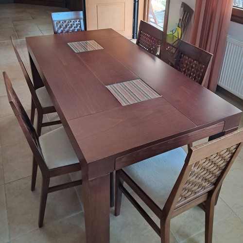 Dining set with 6 walnut chairs extendable, like new
