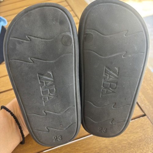 Zara sandals size 23 like new, black, foam material