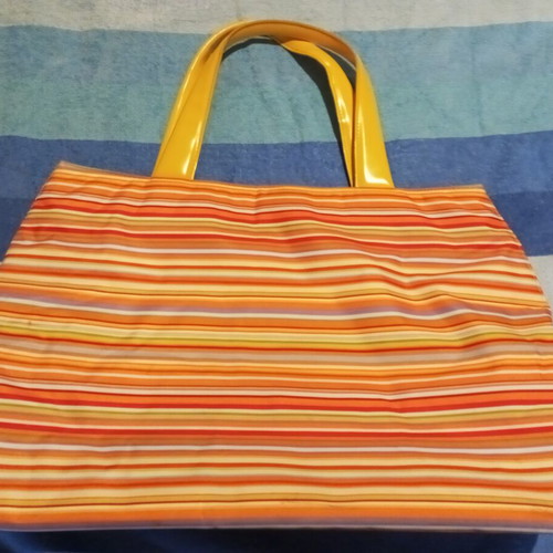 Beach bag orange with multicolor stripes like new, shoulder type