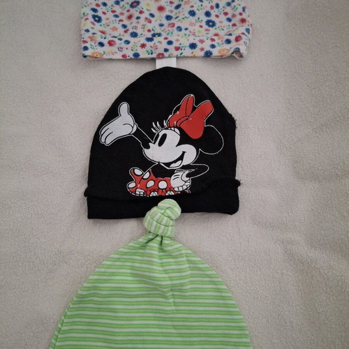 Baby hats like new, set of 3 pieces