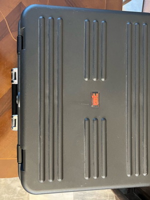 Toolbox case with lock like new
