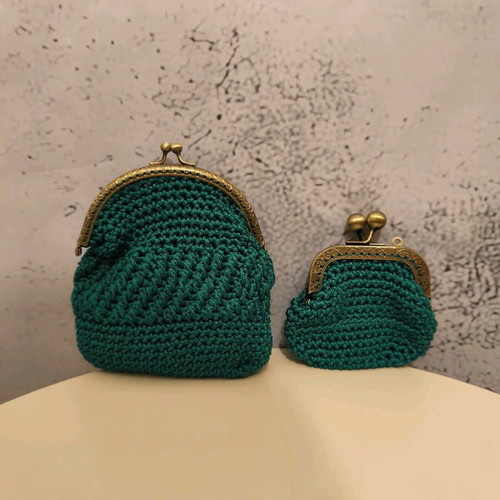 Handmade knitted bag with matching wallet green, like new