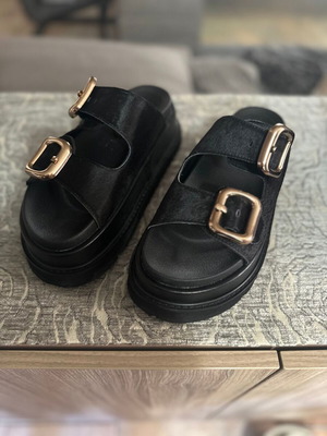 Seven women's black platform sandals size 38 like new