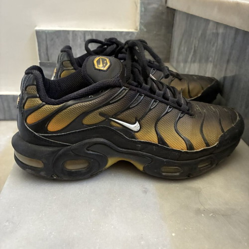 Nike Air Max Plus TN sneakers used, black/gold, EU 38