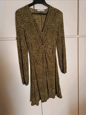 Mango dress like new, romantic, white and green, size XS