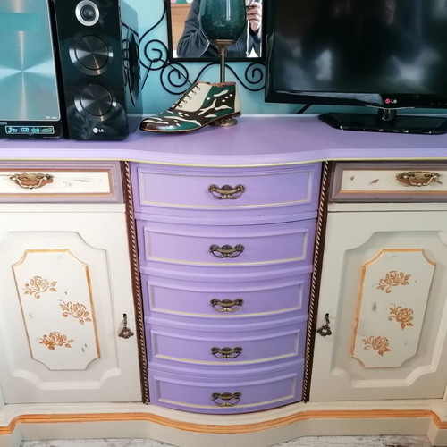 Antique buffet used with 7 drawers and 2 lockable cabinets