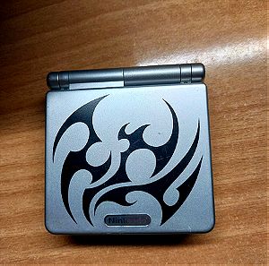 Nintendo Gameboy Advance SP Tribal ΜΑΖΙ ΜΕ ΚΟΥΤΙ (δώρο το Need for speed Carbon)