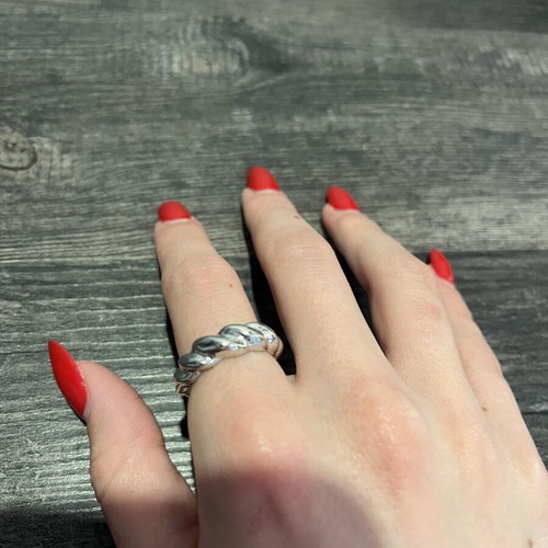 Silver ring brand new in excellent condition