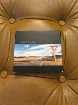 Pearljam Yield digipack CD like new