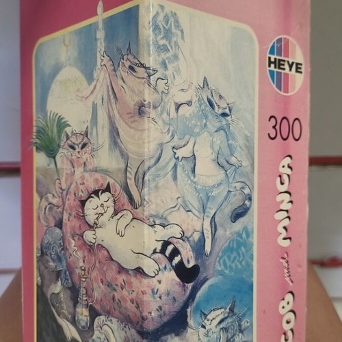 Heye double-sided 300-piece puzzle with cats by Sven Hartmann