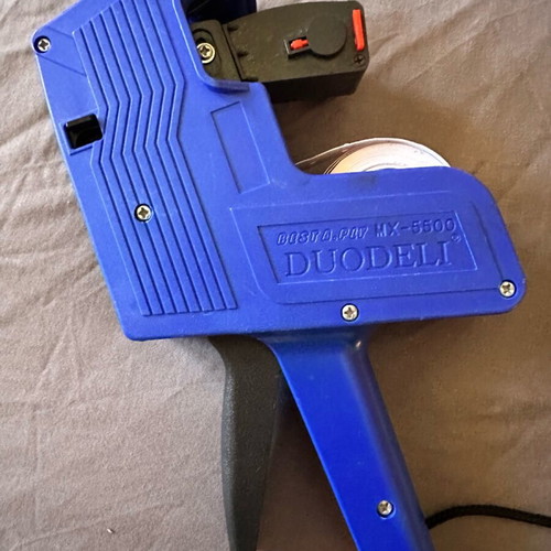 Label gun new, unused