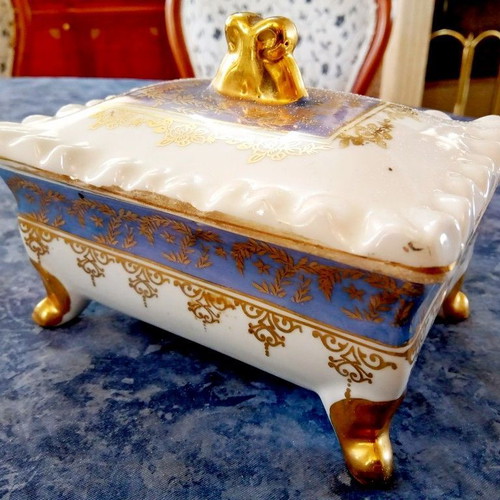 Porcelain fontanier Titov Veles