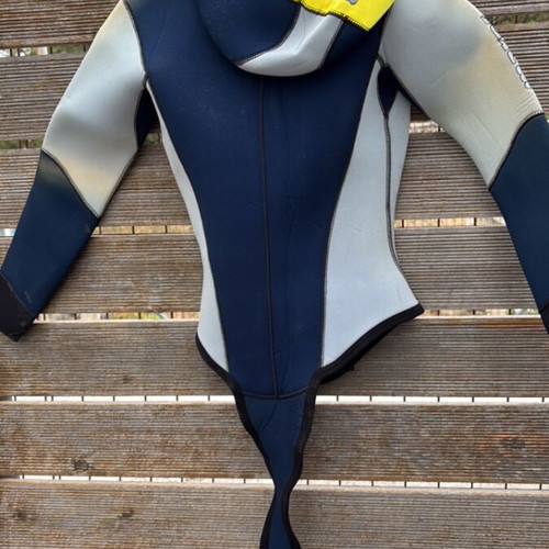 Mares 5mm women's two-piece wetsuit used XS