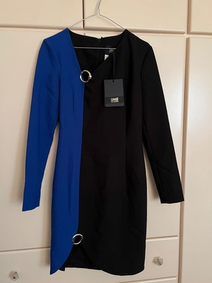 Φόρεμα Cavalli Class αφόρετο, μέγεθος XS-S, μωβ-μαύρο