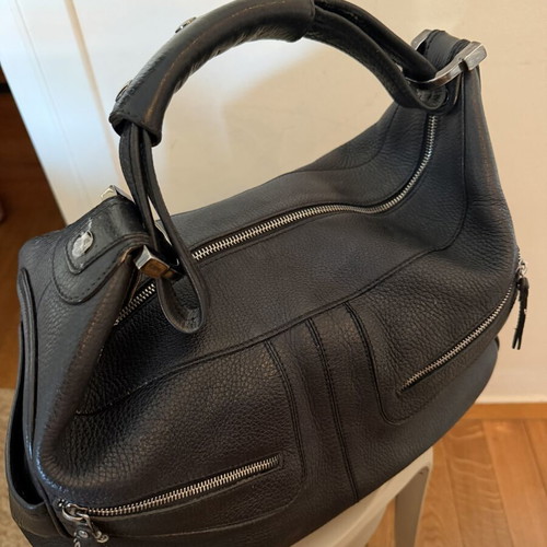 Tod’s black pebbled leather shoulder bag used