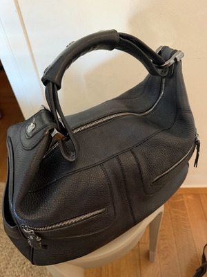 Tod’s black pebbled leather shoulder bag used