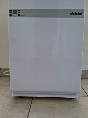 Toyotomi TDEH-12U dehumidifier like new, 12 lt