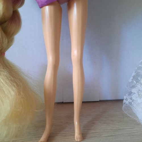Rapunzel Disney Store doll used, classic old edition