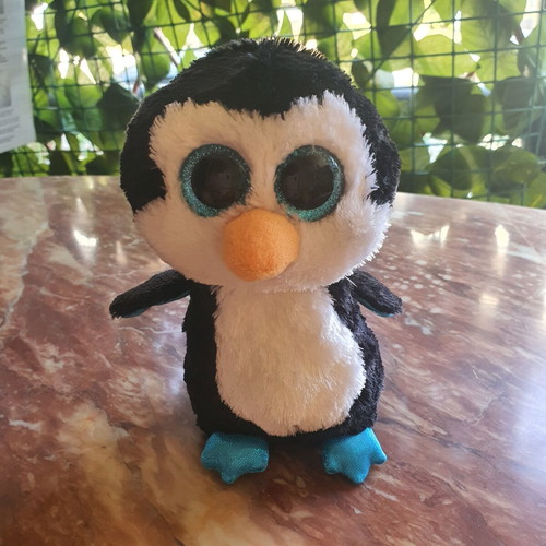 Penguin plush toy new, beautiful condition