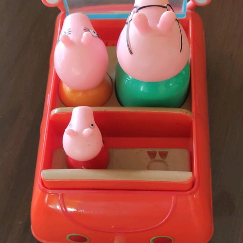 Παιχνίδια Peppa το γουρουνάκι σαν καινούργια, αυτοκίνητο με οικογένεια