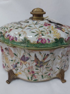 Vintage fondantière with lid new, crackled porcelain with brass feet